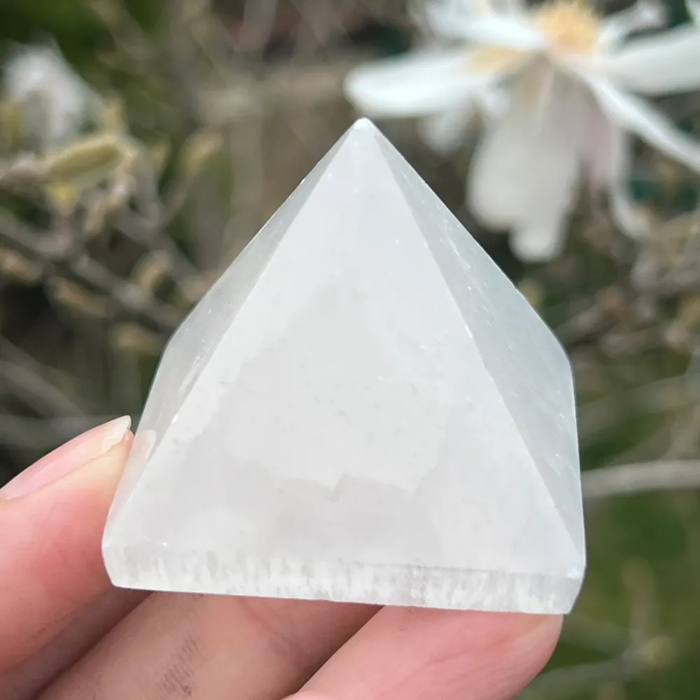 Пирамида от селенит 4,5 см