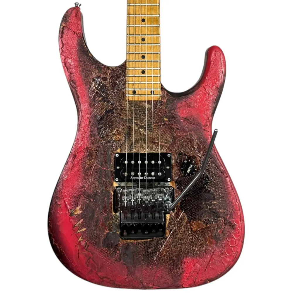 Charvel Superstrat 2006 - Розов Snakeskin