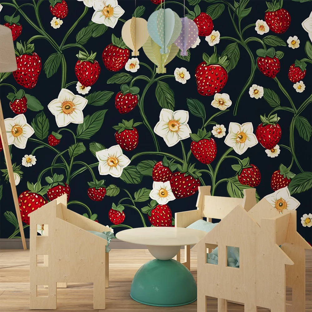 Papel de parede crianç | Morangos e flores silvestres