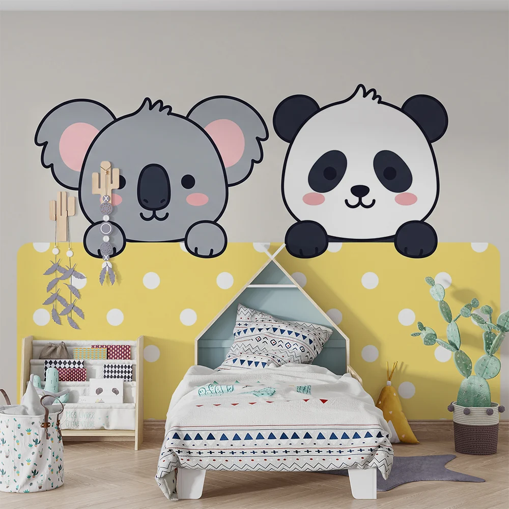 Papel de parede quarto bebê | Adoráveis coalas e pandas em um fundo amarelo com bolinhas