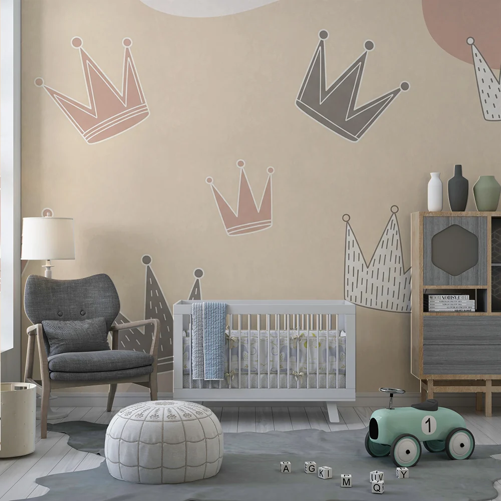 Papel de parede quarto bebê | Coroas delicadas em um fundo suave e pastel