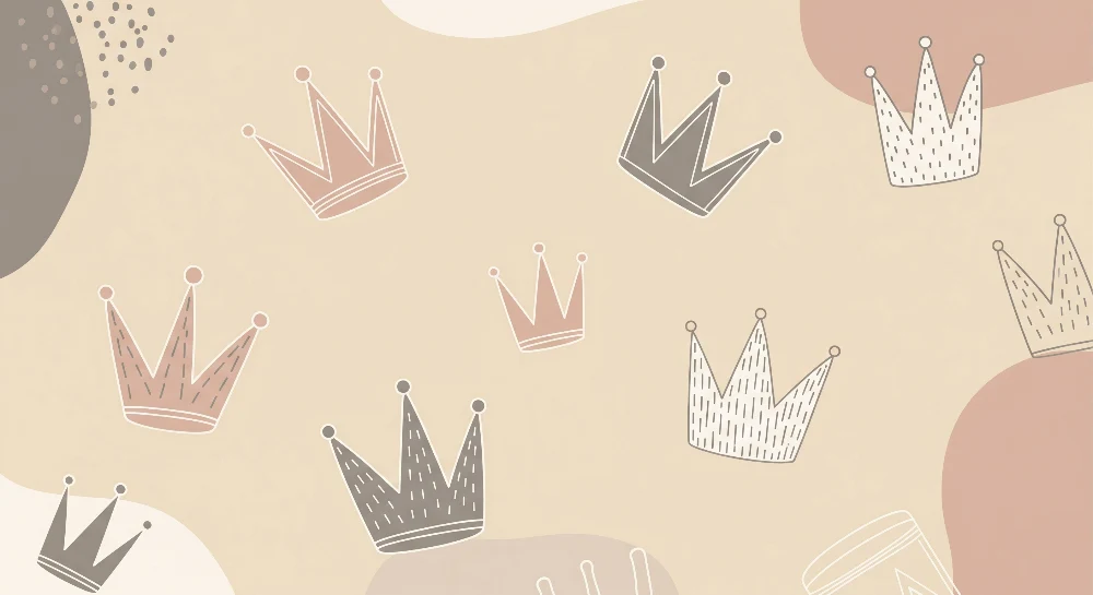 Papel de parede quarto bebê | Coroas delicadas em um fundo suave e pastel