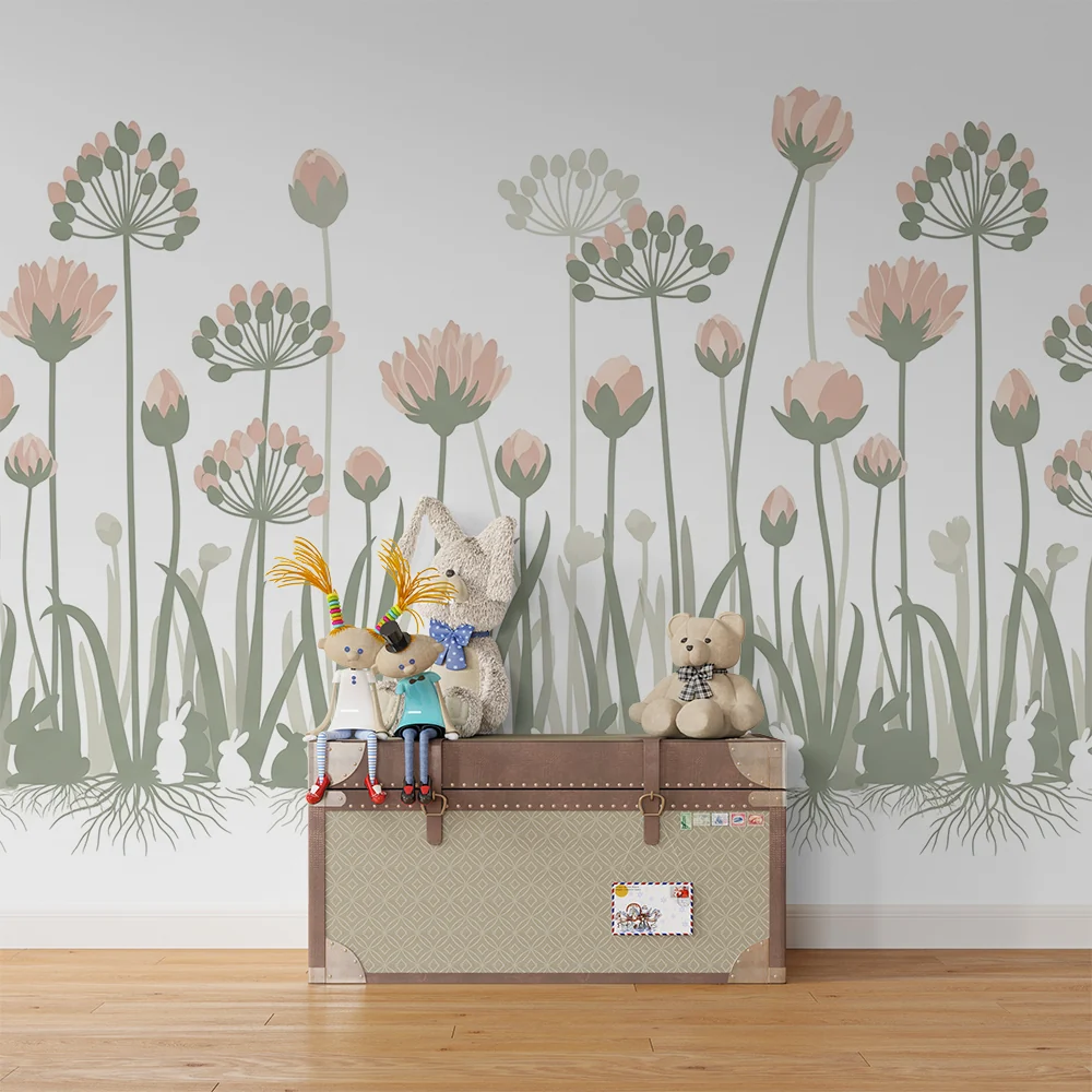 Papel de parede quarto bebê | Delicadas flores e coelhos em um jardim tranquilo