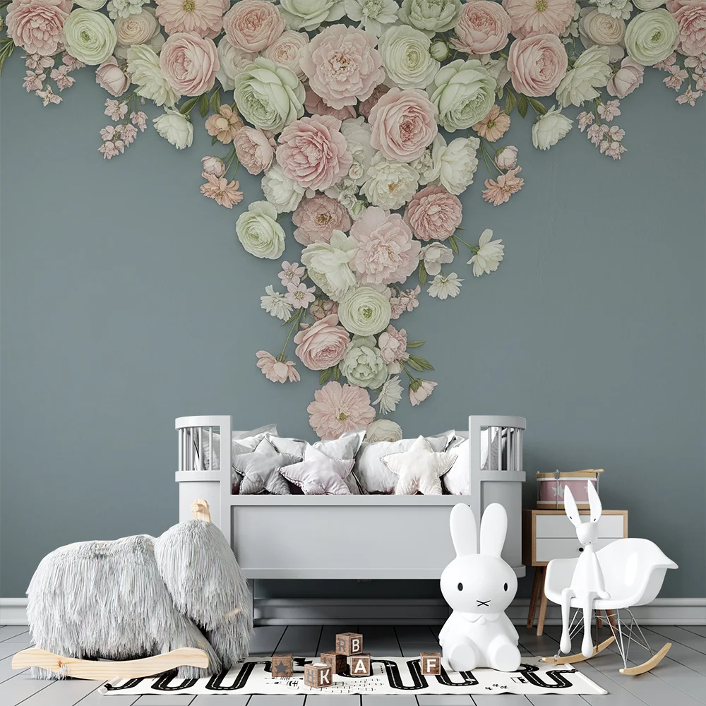 Papel de parede quarto bebê | Delicadas flores em tons pastel em fundo azul